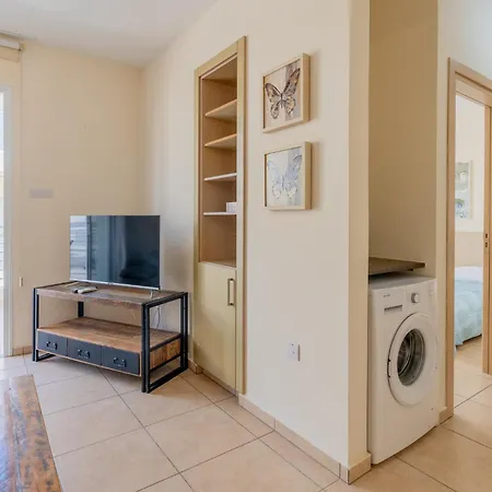 The Pearl 9 -2Br Poolside Retreat At Mythical Sands, Protaras Lägenhet