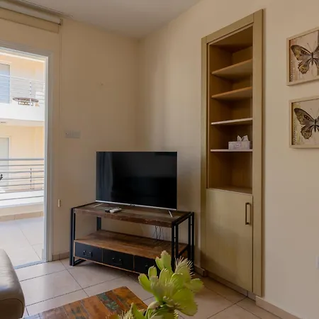 The Pearl 9 -2Br Poolside Retreat At Mythical Sands, Protaras Lägenhet