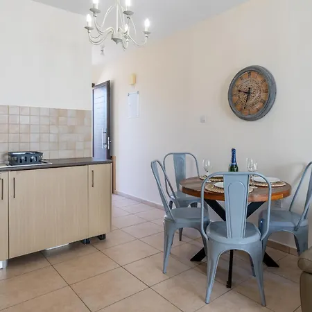 The Pearl 9 -2Br Poolside Retreat At Mythical Sands, Protaras *